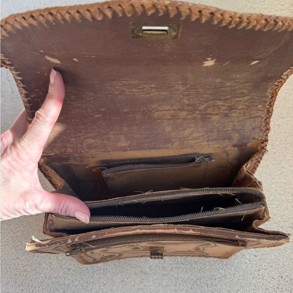 Vintage 1950s Flora Tooled Leather Bag - Picture 6 of 6